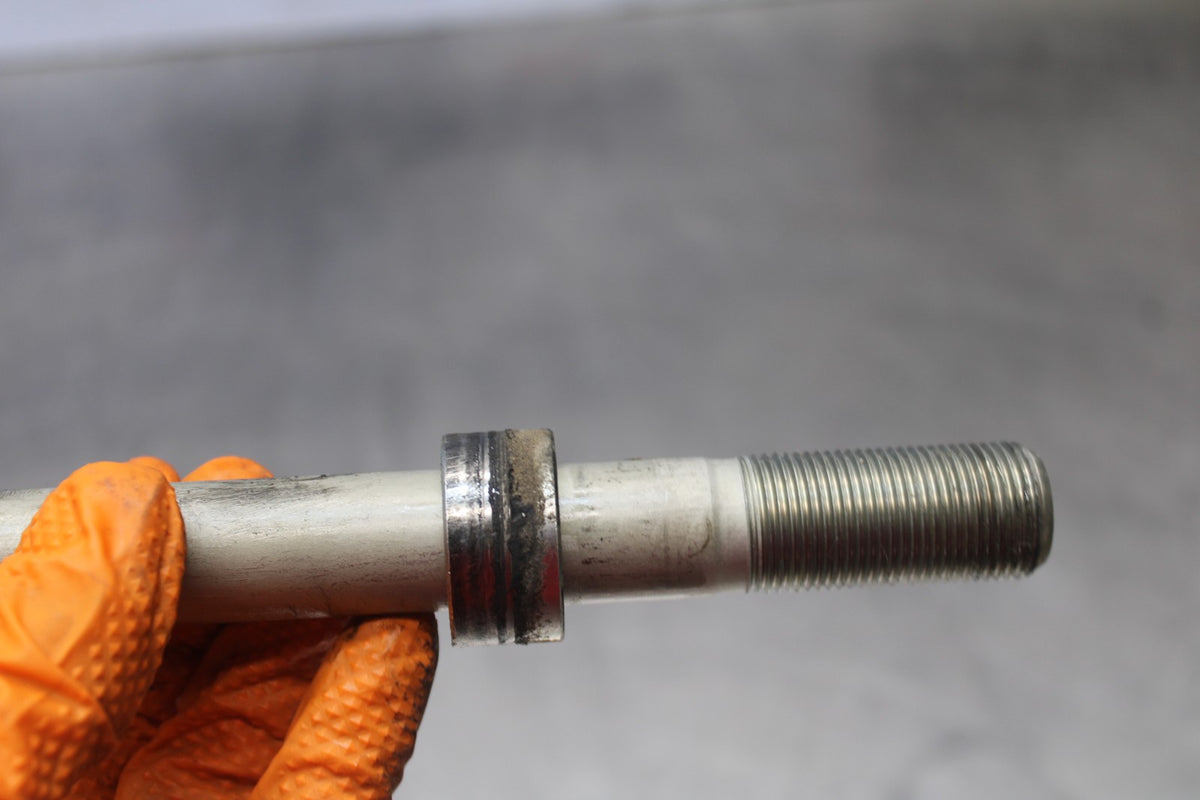23 KAWASAKI NINJA 650 EX650 FRONT WHEEL RIM AXLE PIVOT BOLT BB920