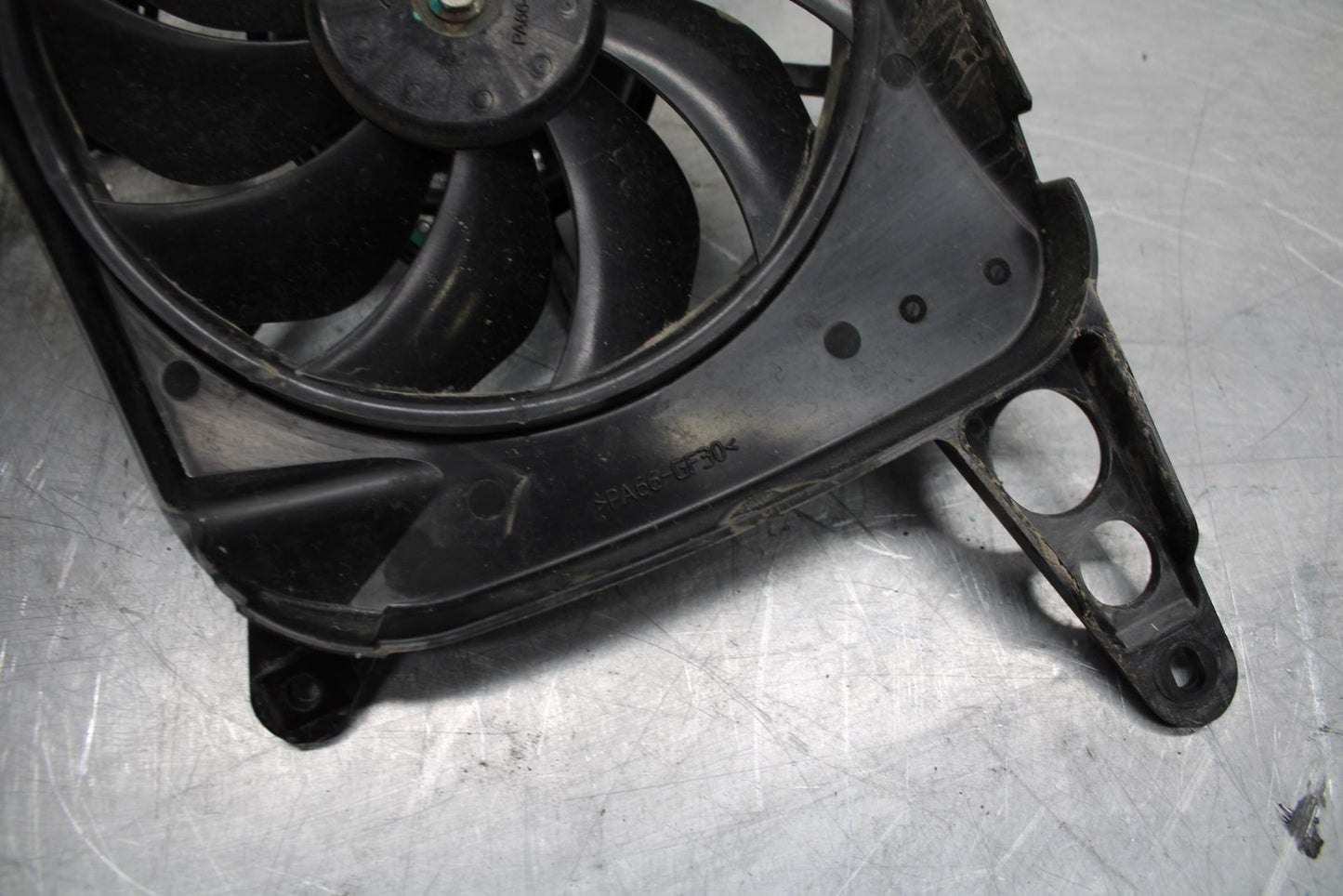 17-21 TRIUMPH STREET TRIPPLE R ABS ENGINE RADIATOR COOLING FAN bb452
