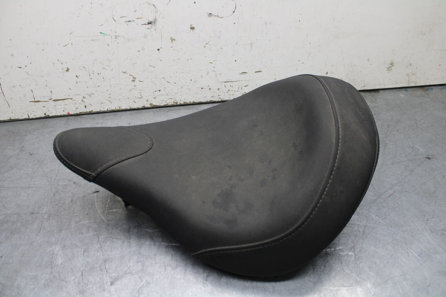 17-24 YAMAHA BOLT XVS950 FRONT DRIVERS SEAT BB729