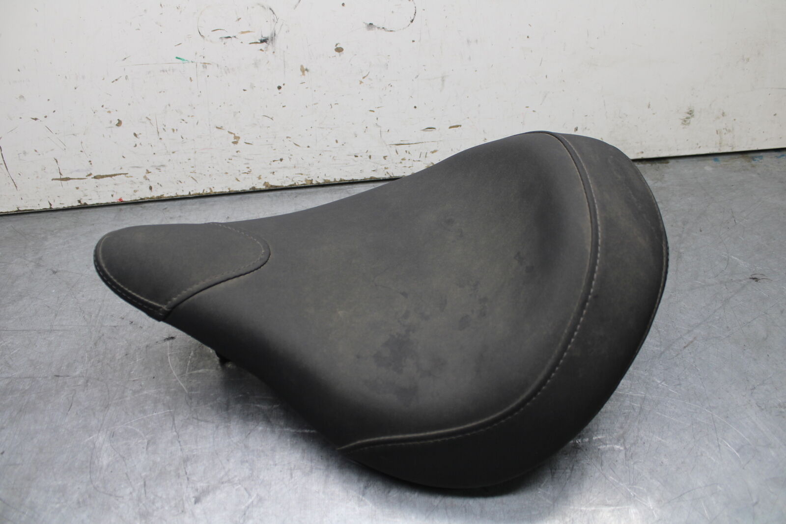 17-24 YAMAHA BOLT XVS950 FRONT DRIVERS SEAT BB729