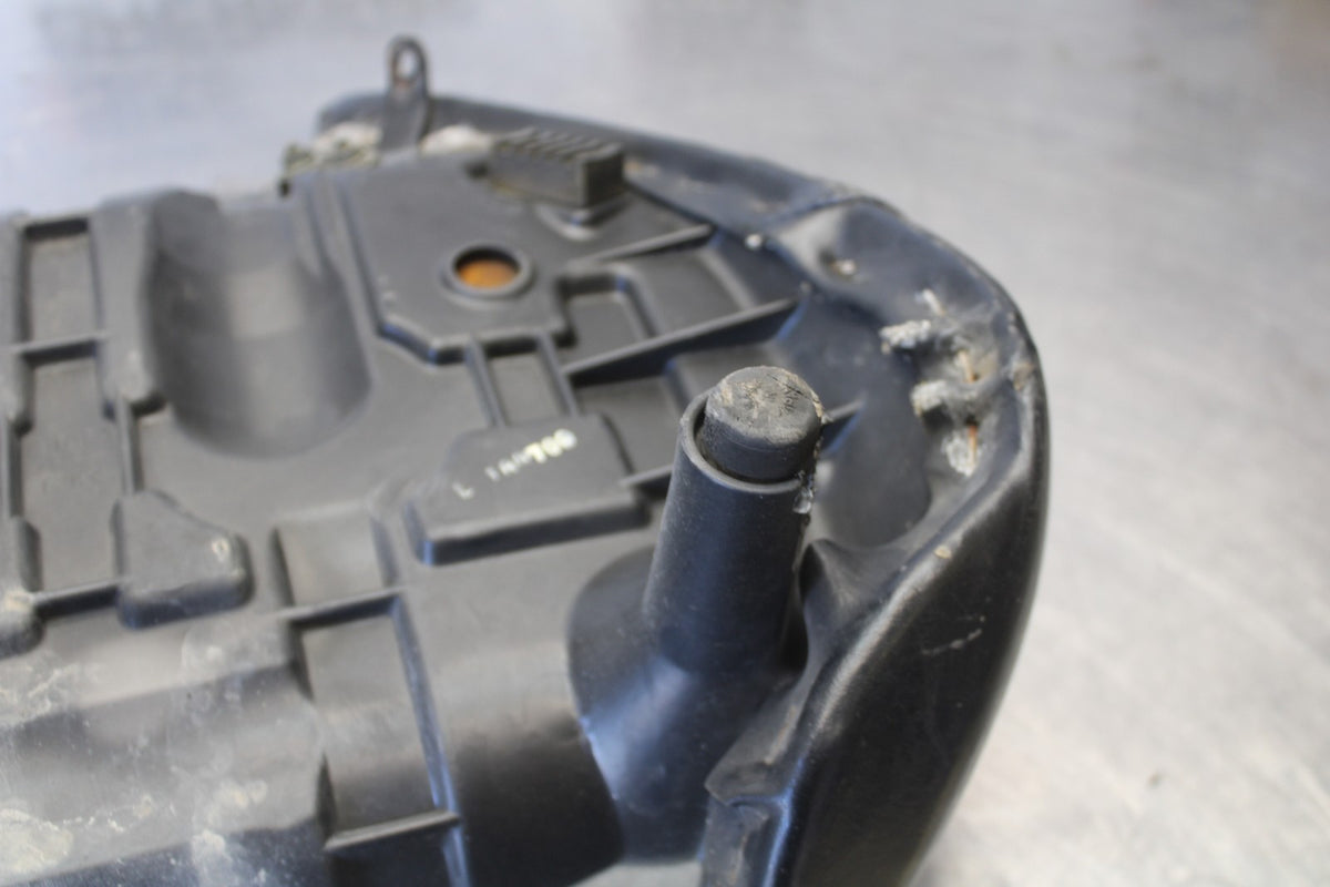 2006 Suzuki Boulevard C90 FRONT DRIVERS SEAT BB849