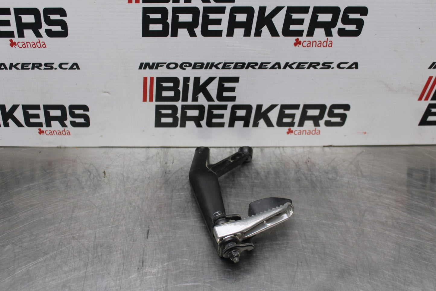 22-25 YAMAHA YZF R7 LEFT REAR BACK PASSENGER PEG BB769