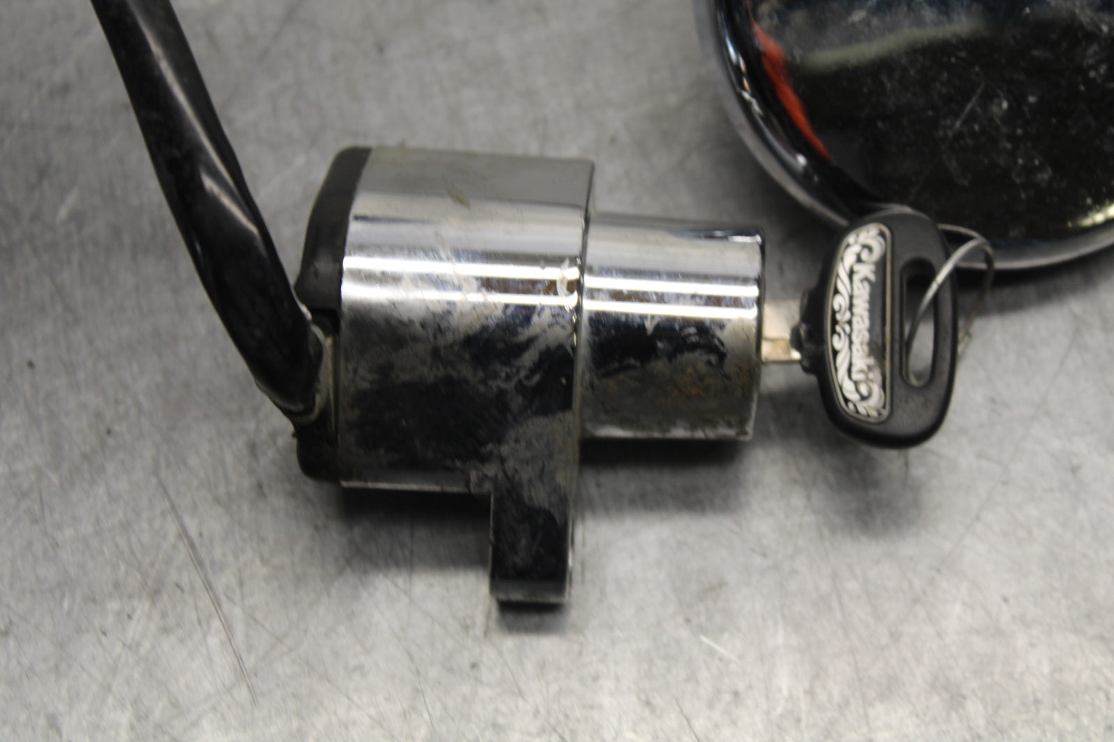 98-03 KAWASAKI VULCAN 1500L IGNITION LOCK KEY W/ GAS CAP  BB678