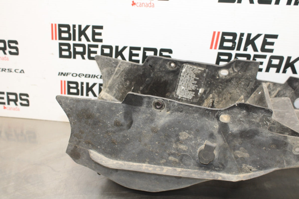 15 TRIUMPH TIGER 800 REAR BACK TAIL UNDERTAIL BATTERY TRAY PLASTIC BB873