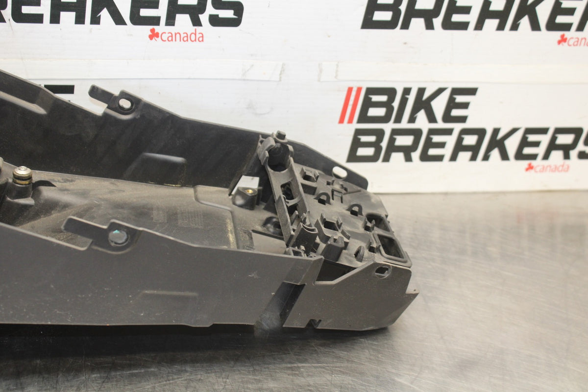 20-23 BMW F900R REAR BACK TAIL UNDERTAIL BATTERY TRAY PLASTIC BB923