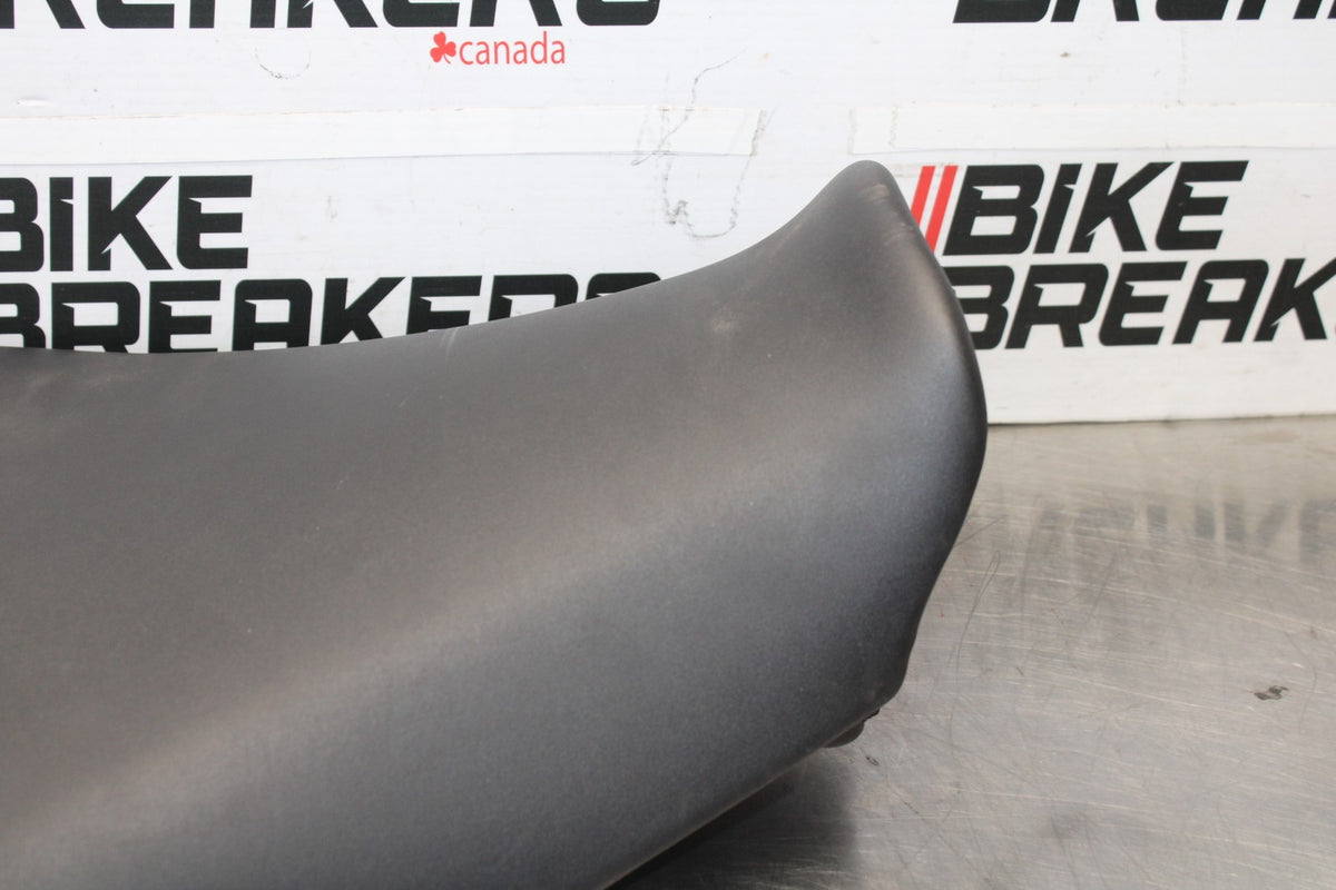 15-17 YAMAHA FJ09 FRONT DRIVERS SEAT PAD SADDLE PILLION BB906