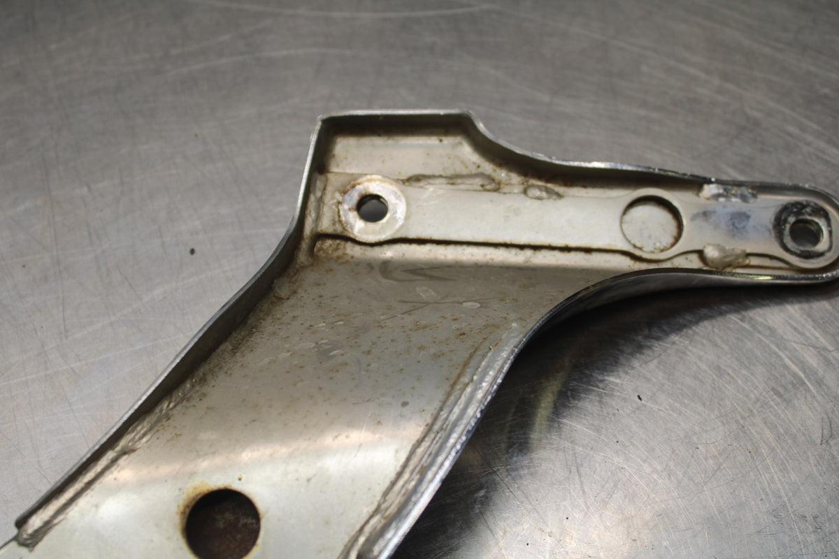 2006 Suzuki Boulevard C90 REAR PASSENGER FENDER GRAB RAIL BB849