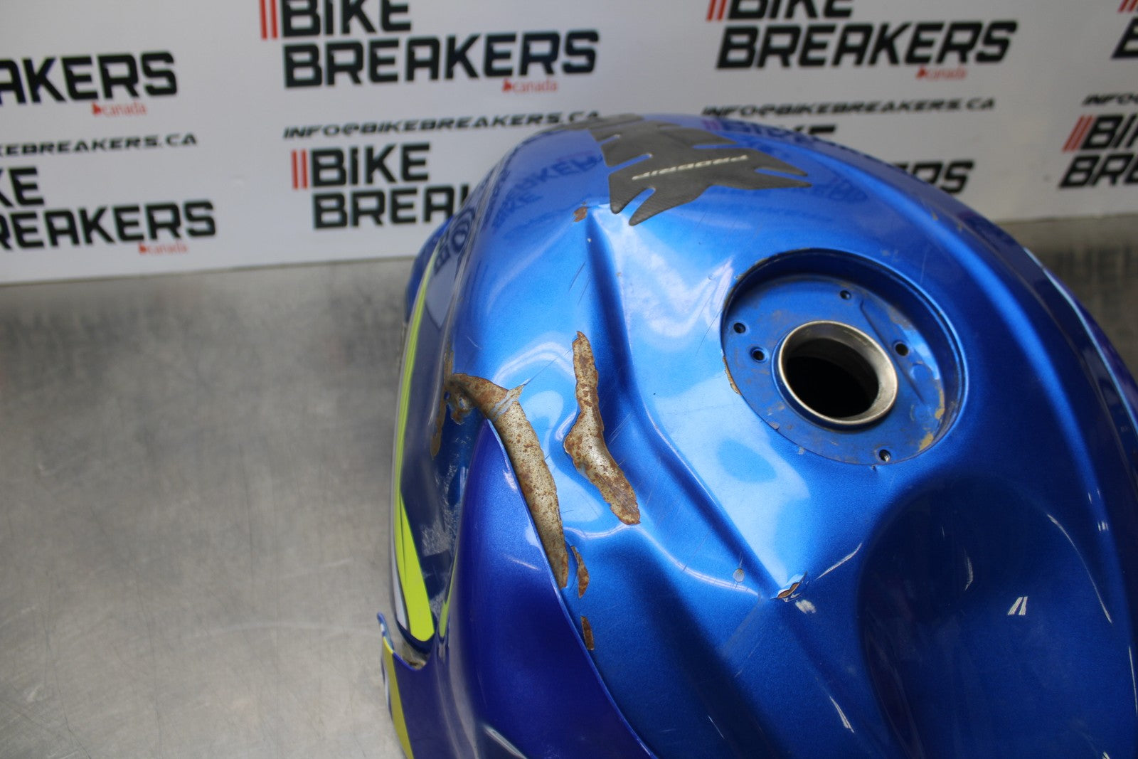 11-22 SUZUKI GSXR 600  GAS TANK FUEL CELL PETROL RESERVOIR BB193
