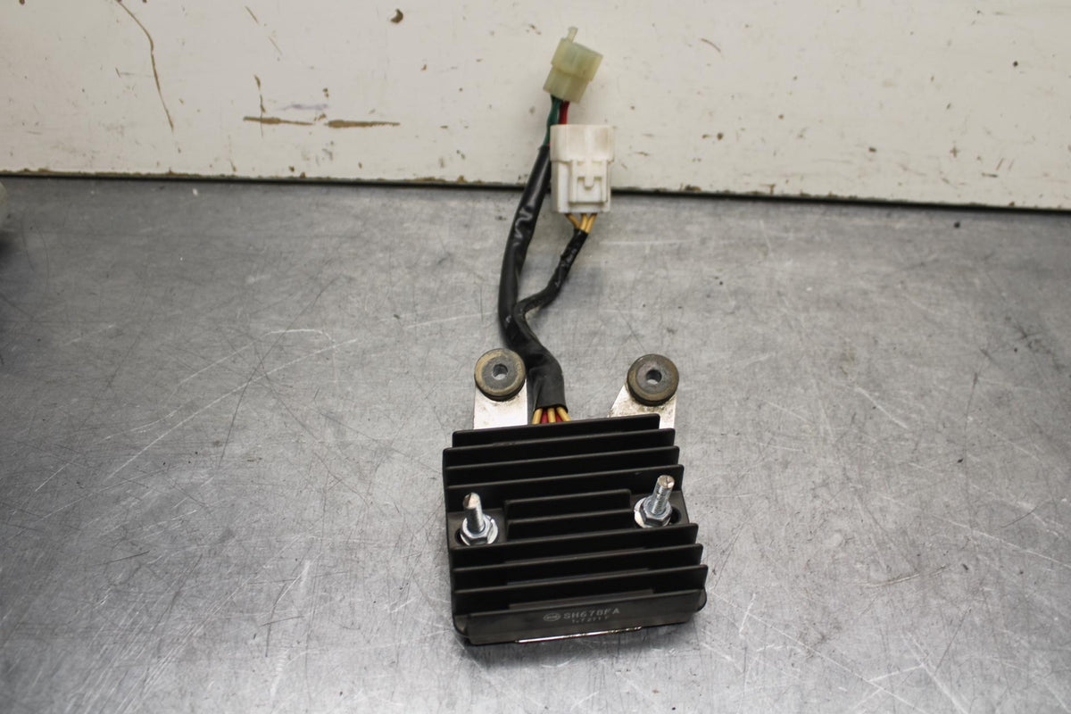 03-04 HONDA CBR600RR RECTIFIER VOLTAGE REGULATOR 31600-MEE-872 BB628