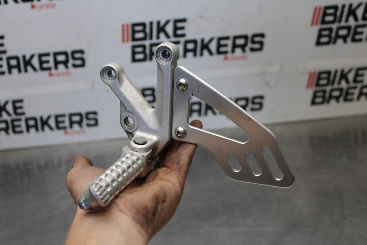 16 APRILIA TUONO V4 1100 LEFT REARSET REAR SET DRIVER FOOT PEG REST STOP BB905