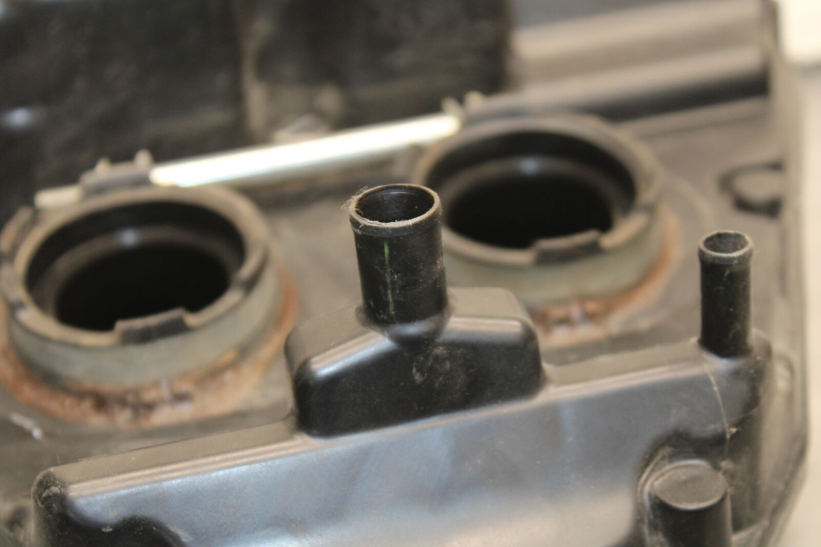 12-17 KAWASAKI ER-6N Z650 AIRBOX AIR INTAKE FILTER BOX BB709