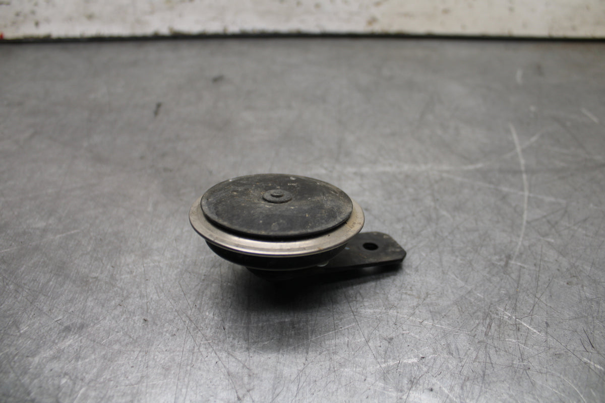 19-22 KAWASAKI Z400 HORN SIGNAL BB708