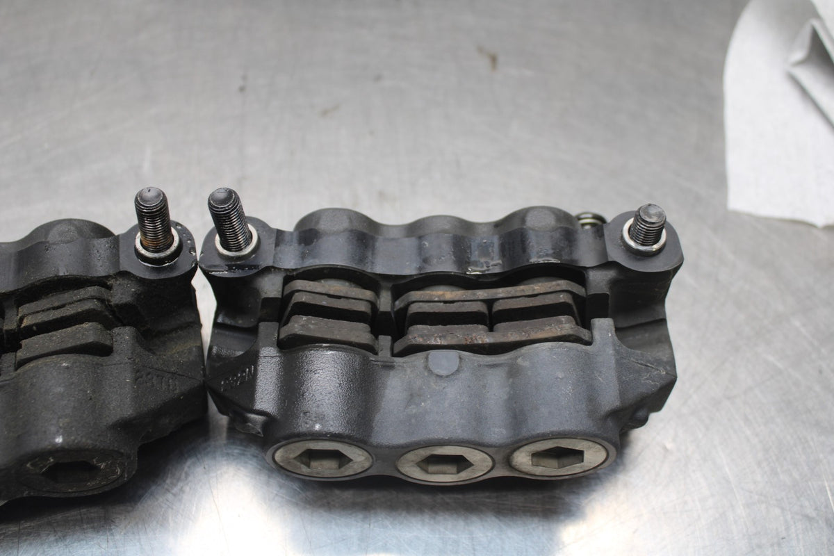13 YAMAHA YZF R1 RIGHT LEFT FRONT BRAKE CALIPER SET PAIR CALIPERS BB781