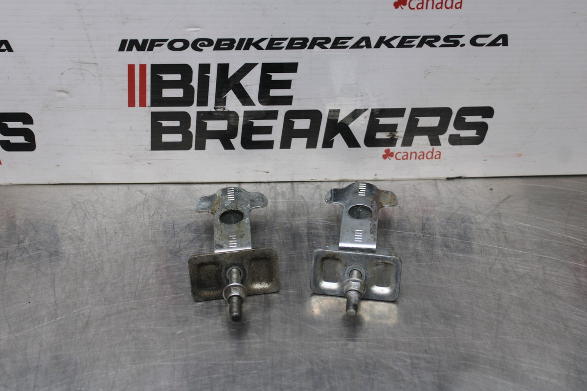 15 SUZUKI GW250F SWINGARM CHAIN TENSIONER ADJUSTMENT BRACKETS  BB789