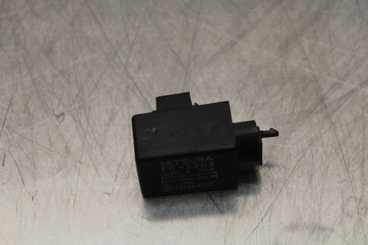 98-05 HONDA SUPER HAWK 1000 VTR1000F TURN SIGNAL BLINKER RELAY FLASHER BB152