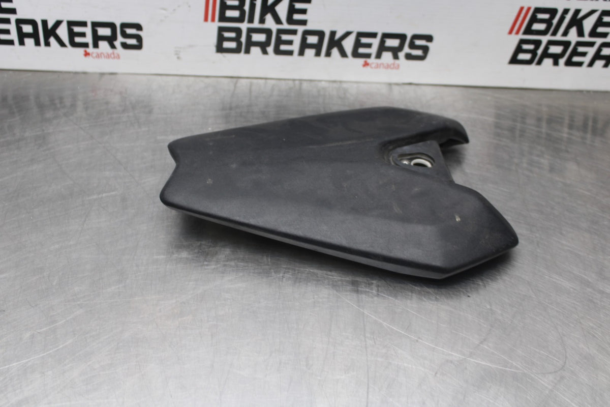 14-15 KAWASAKI Z1000 REAR BACK PASSENGER TANDEM SEAT PAD SADDLE PILLION BB743