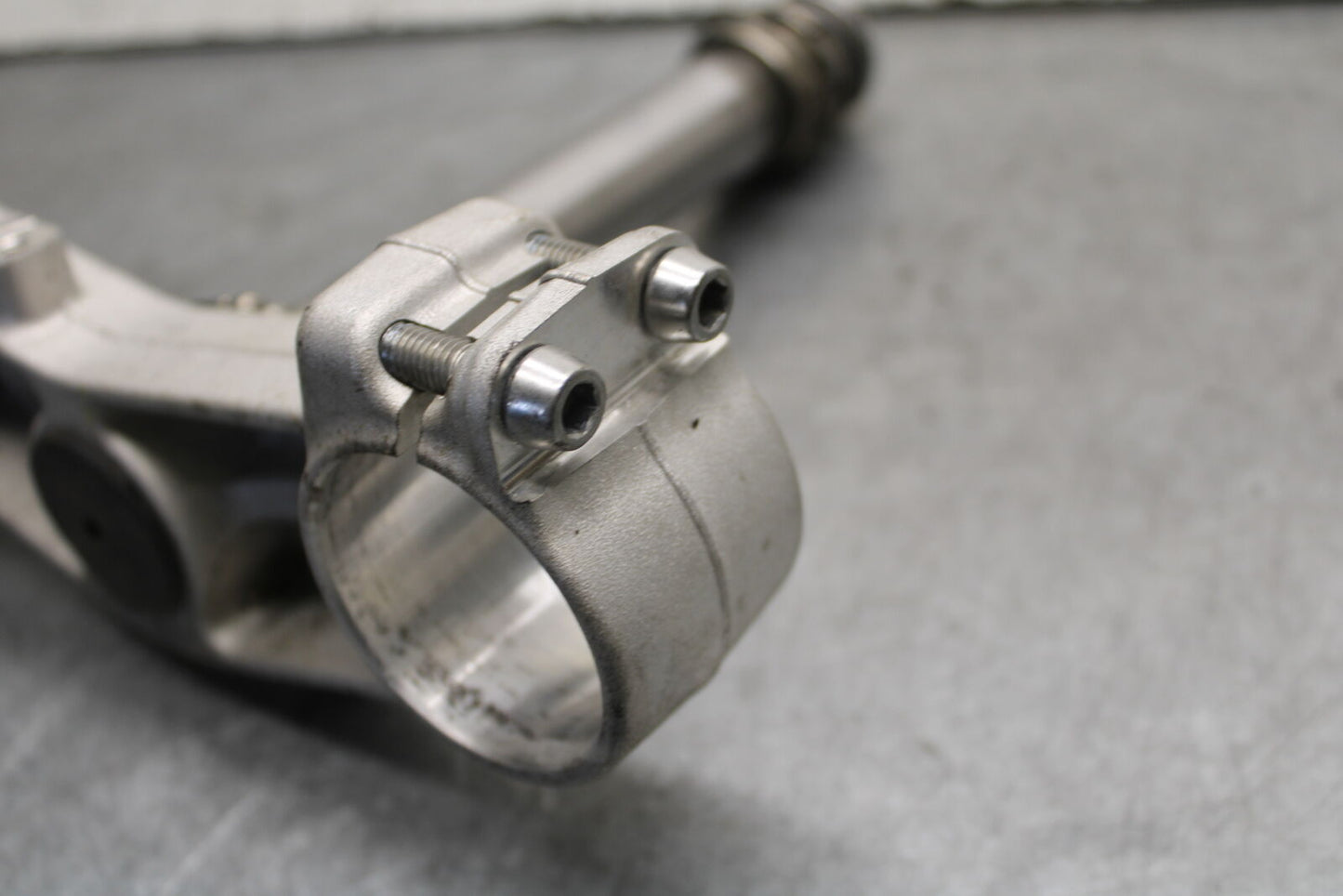 13-18 KAWASAKI NINJA ZX6R FRONT FORKS CLAMP LOWER TRIPLE TREE 44037-0136 BB666