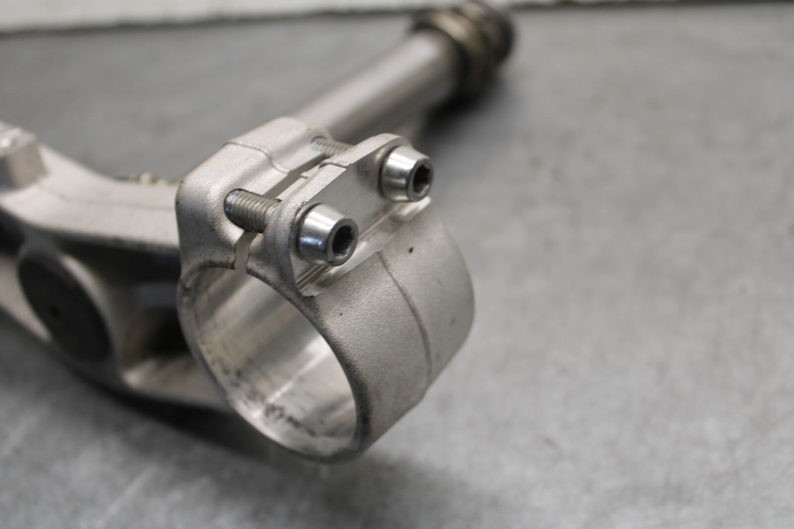 13-18 KAWASAKI NINJA ZX6R FRONT FORKS CLAMP LOWER TRIPLE TREE 44037-0136 BB666