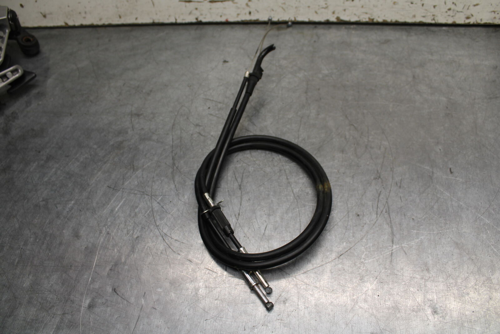 19-22 KAWASAKI Z400 THROTTLE CABLES LINES BB738
