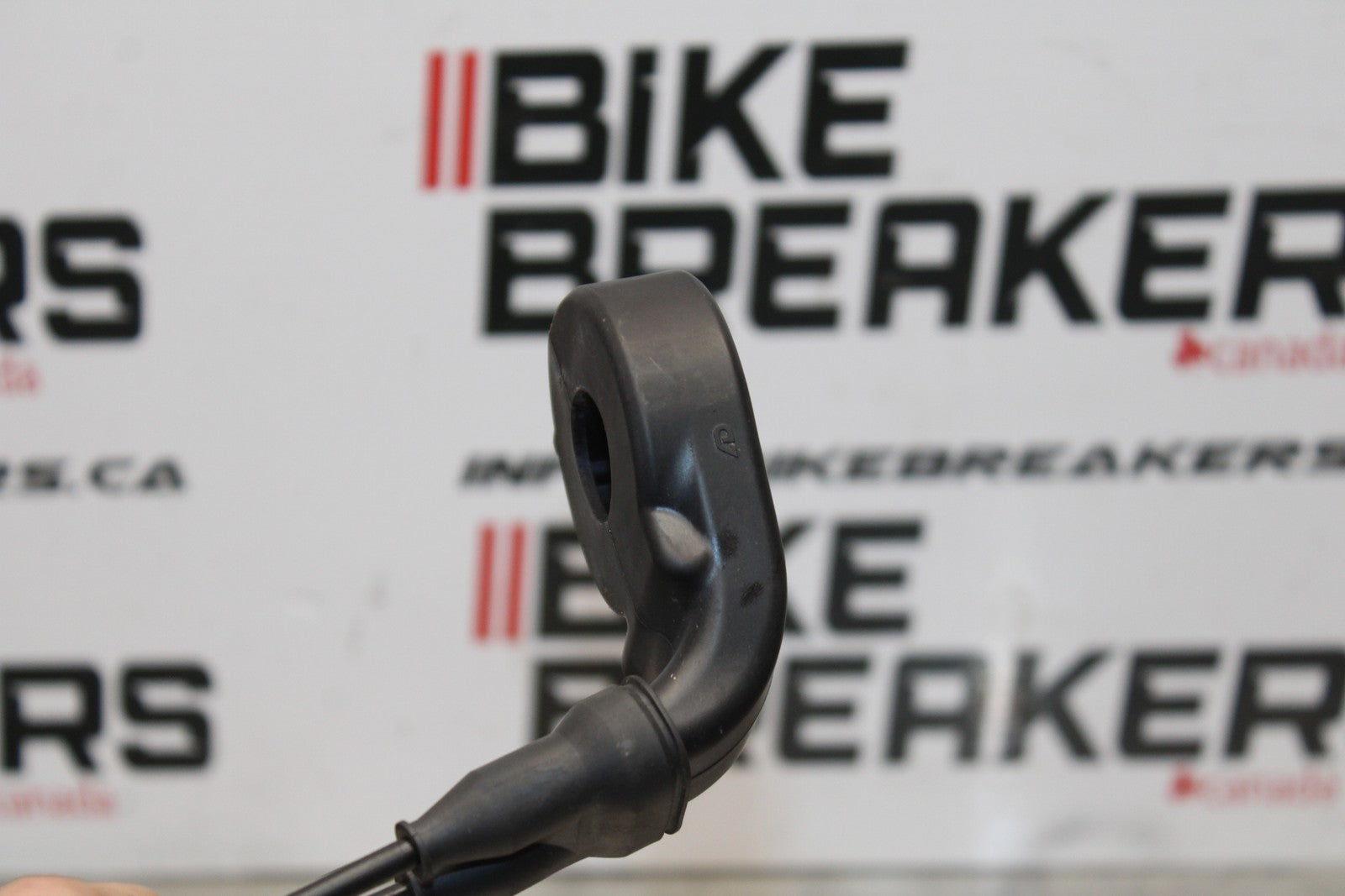 21-23 KAWASAKI NINJA ZX6R THROTTLE CABLE LINE HOUSING GUIDE BB179