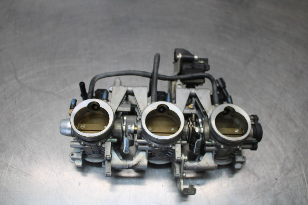 12 TRIUMPH STREET TRIPLE R MAIN FUEL INJECTORS / THROTTLE BODIES BB914