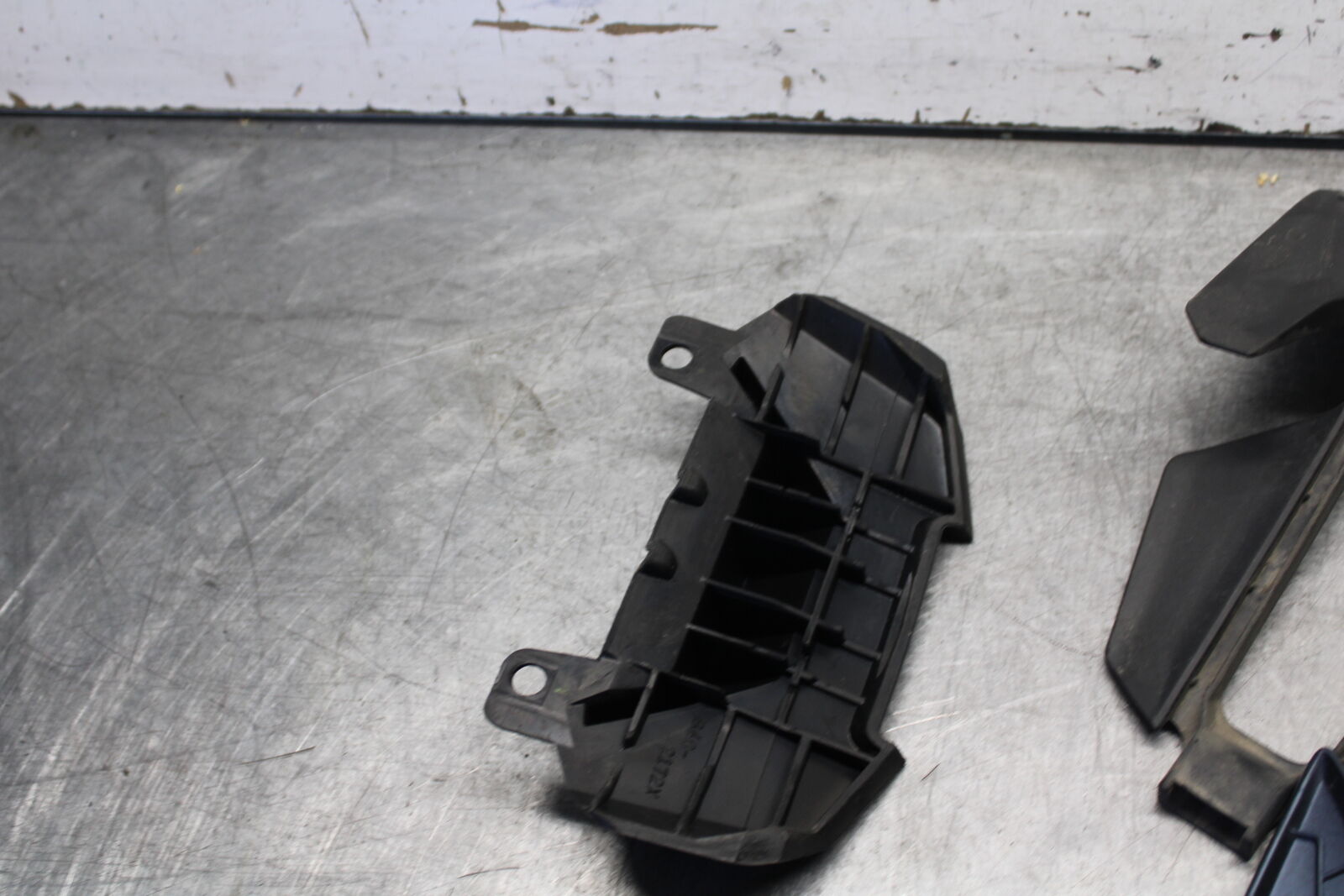 21-24 YAMAHA MT-07 MISCELLANEOUS PANELS COVERS TRIM  COWLS BB662