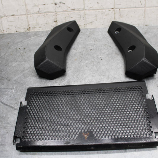 2015 Yamaha FZ07 ENGINE RADIATOR GUARD COVER BB531