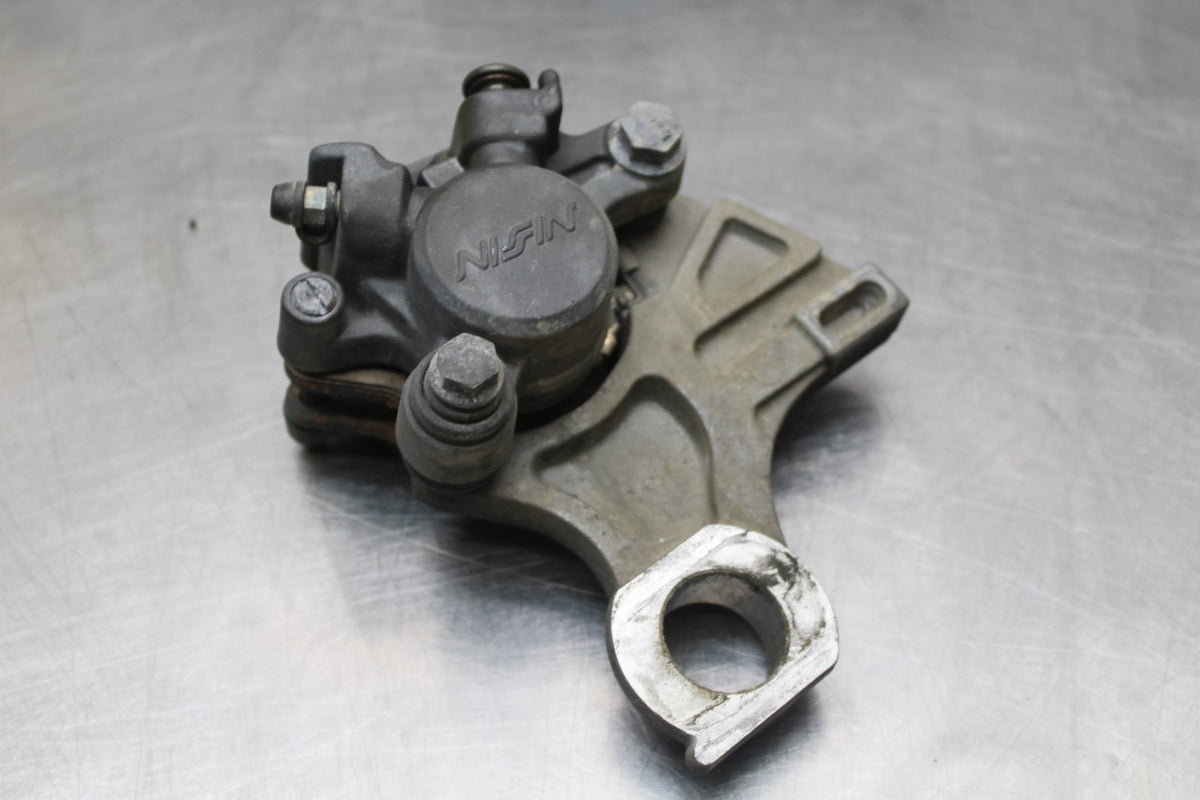 05 YAMAHA YZF R6 REAR BACK BRAKE CALIPER W MOUNT BRACKET BB858