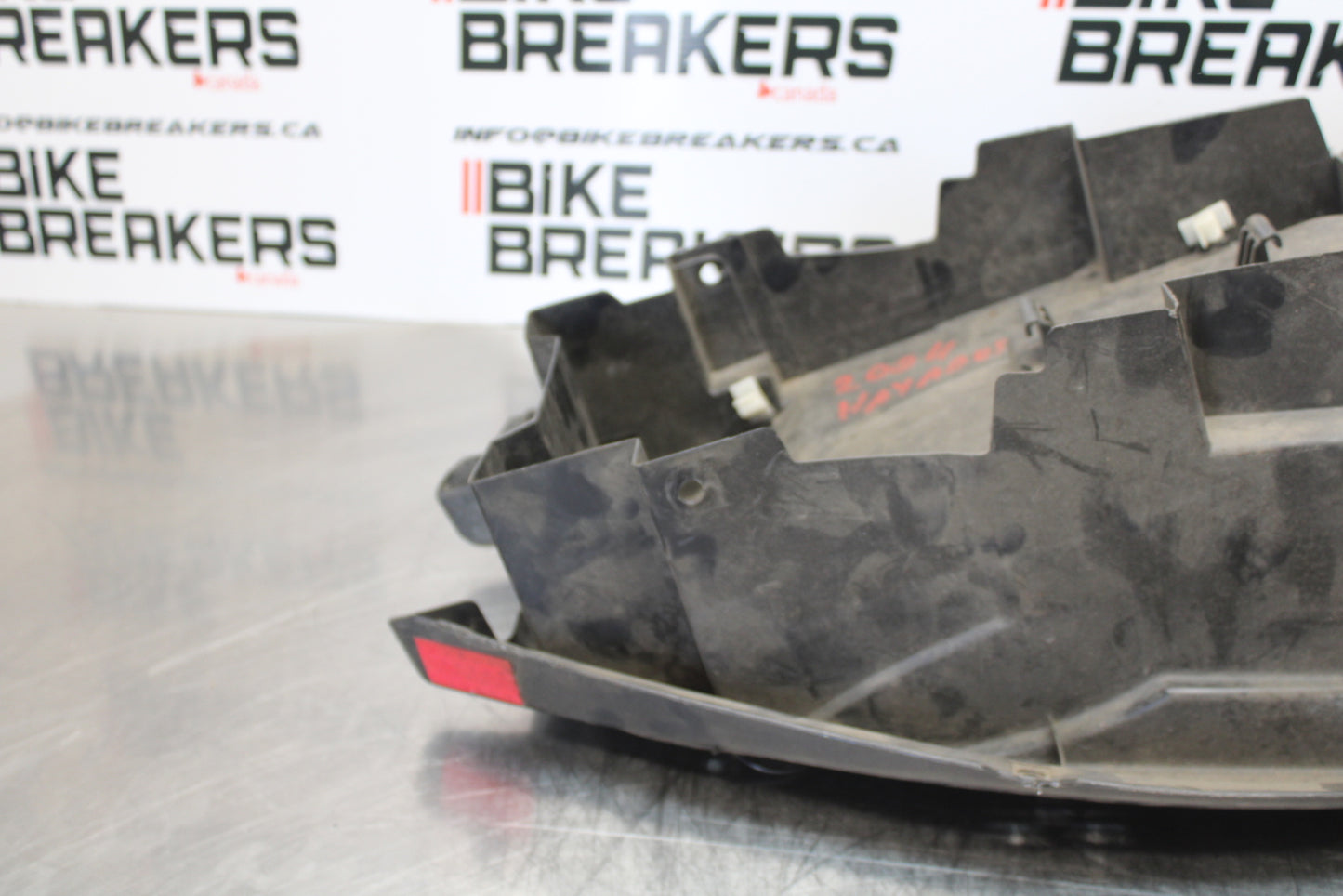 99-07 SUZUKI HAYABUSA GSX1300R REAR TAIL UNDERTAIL BATTERY TRAY PLASTIC BB281