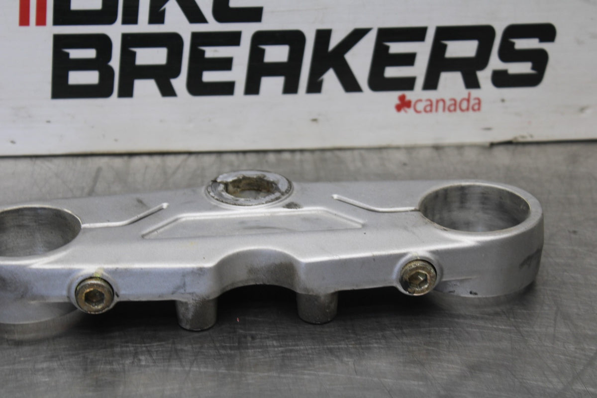 05 DUCATI SUPERSPORT 800 FORKS UPPER TRIPLE TREE CLAMP BB913
