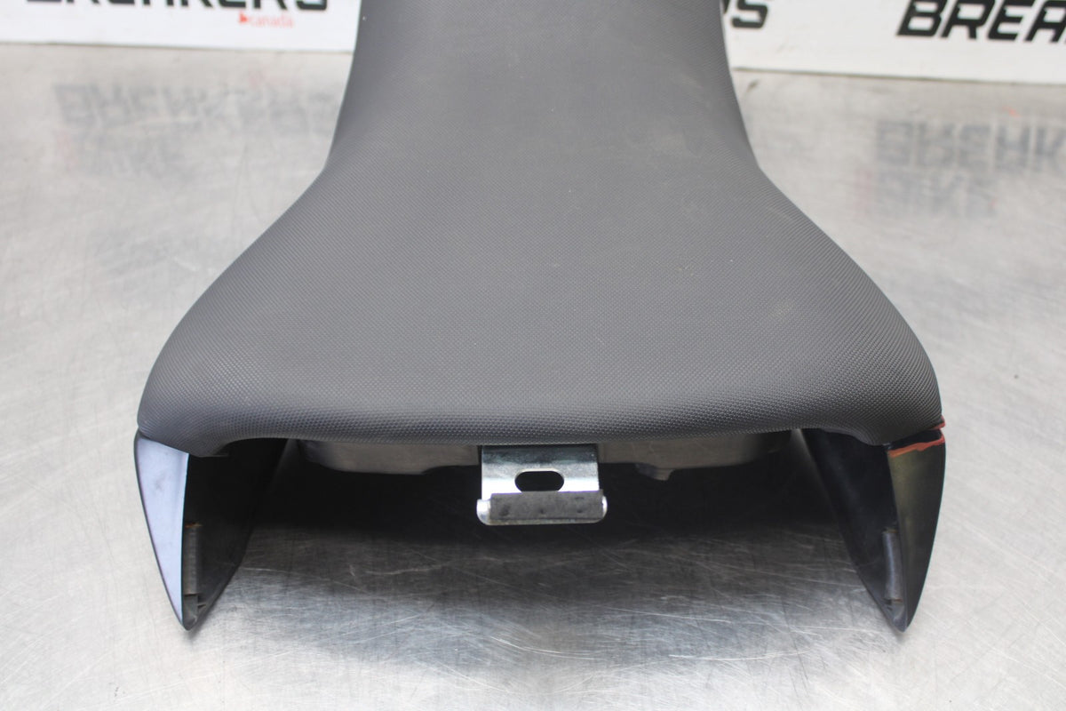 12 KAWASAKI NINJA 650 EX650E FRONT DRIVERS SEAT PAD SADDLE PILLION BB926