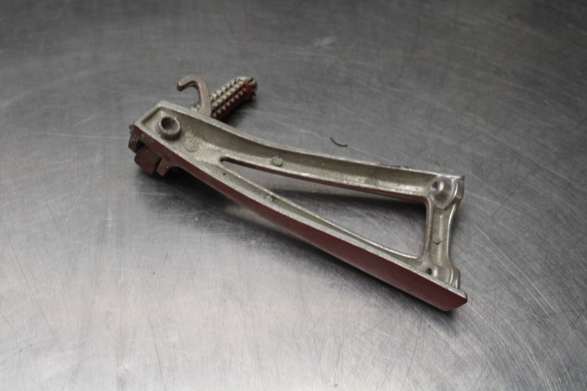 05 YAMAHA YZF R6 REAR BACK PASSENGER PEG SET PAIR BB858