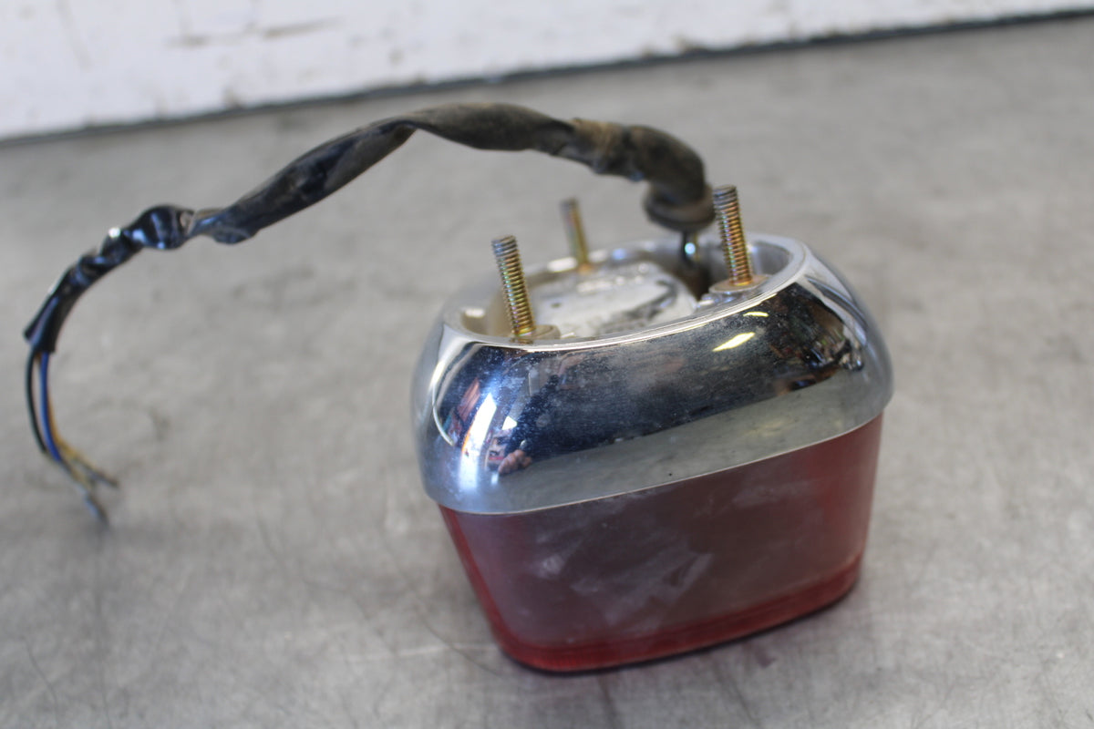 05-06 YAMAHA ROYAL STAR TAILLIGHT REAR TAIL BRAKE LIGHT BB697