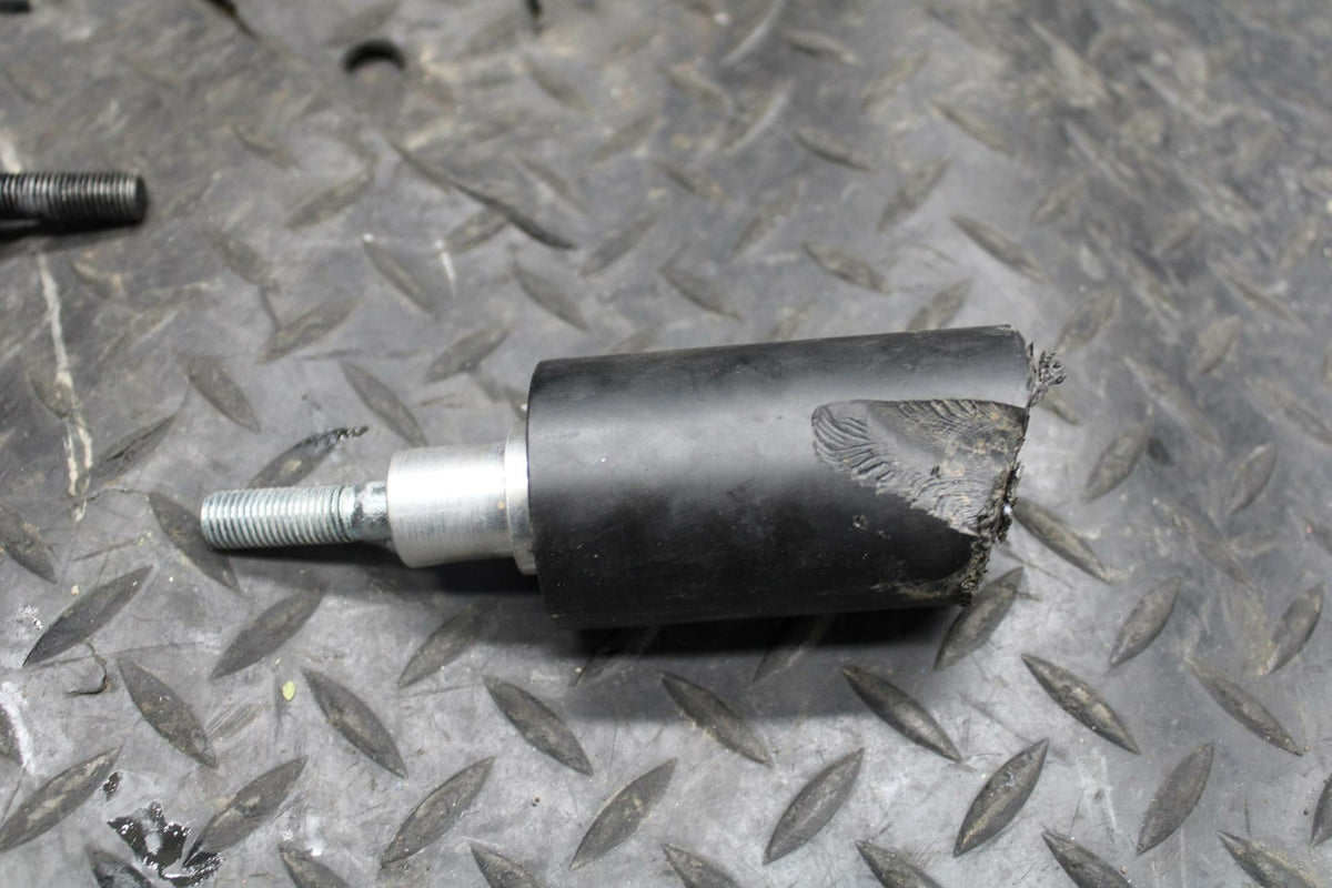 05 YAMAHA YZF R6S FRAME SLIDERS SET