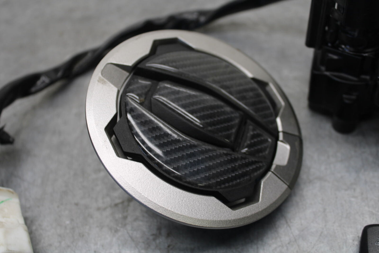 18-23 KAWASAKI NINJA 400 IGNITION LOCK KEY SET W/ GAS CAP AND SEAT LOCK BB660