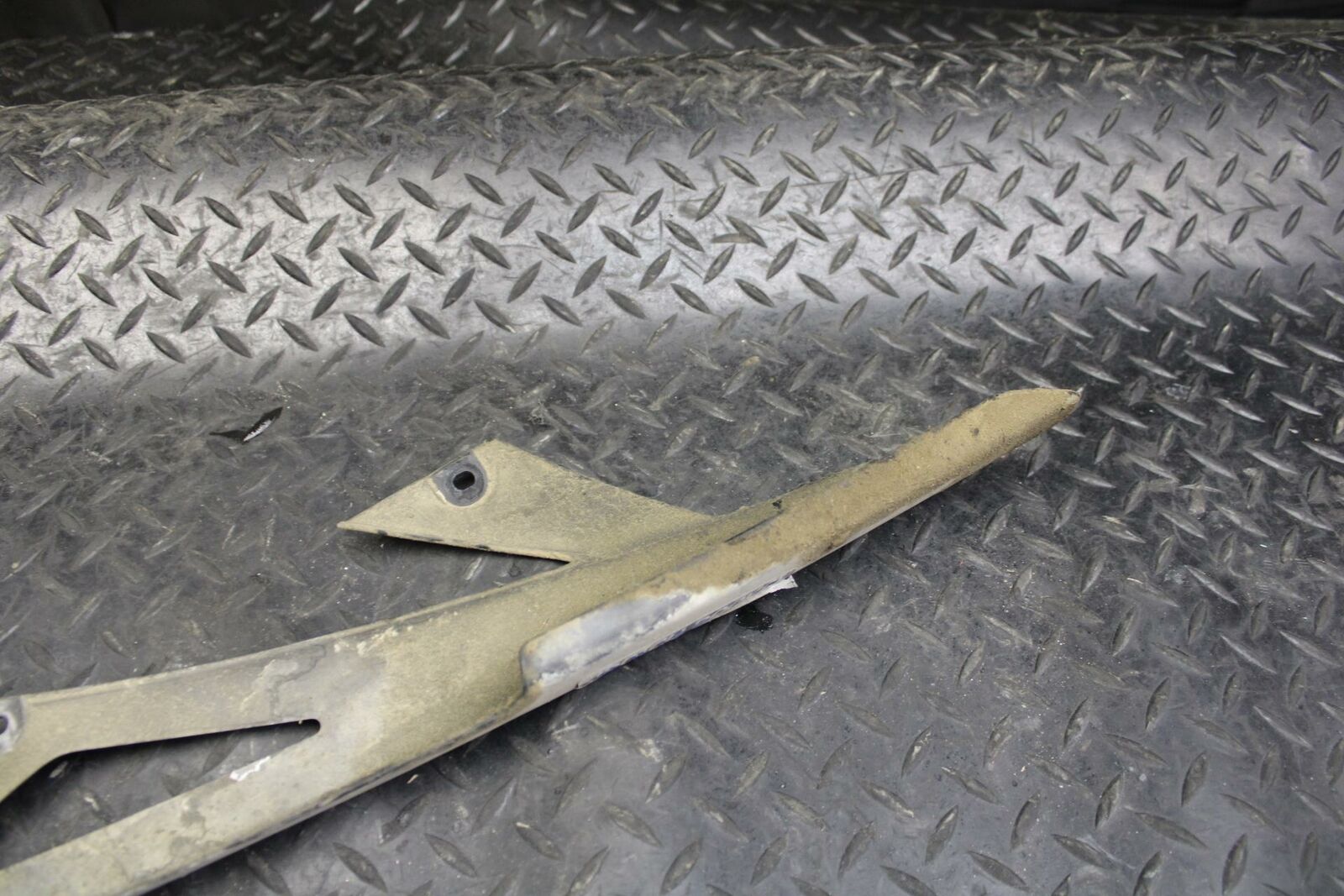 06-07 KAWASAKI NINJA ZX10R REAR BACK DRIVE CHAIN GUARD COVER SHIELD  BB186