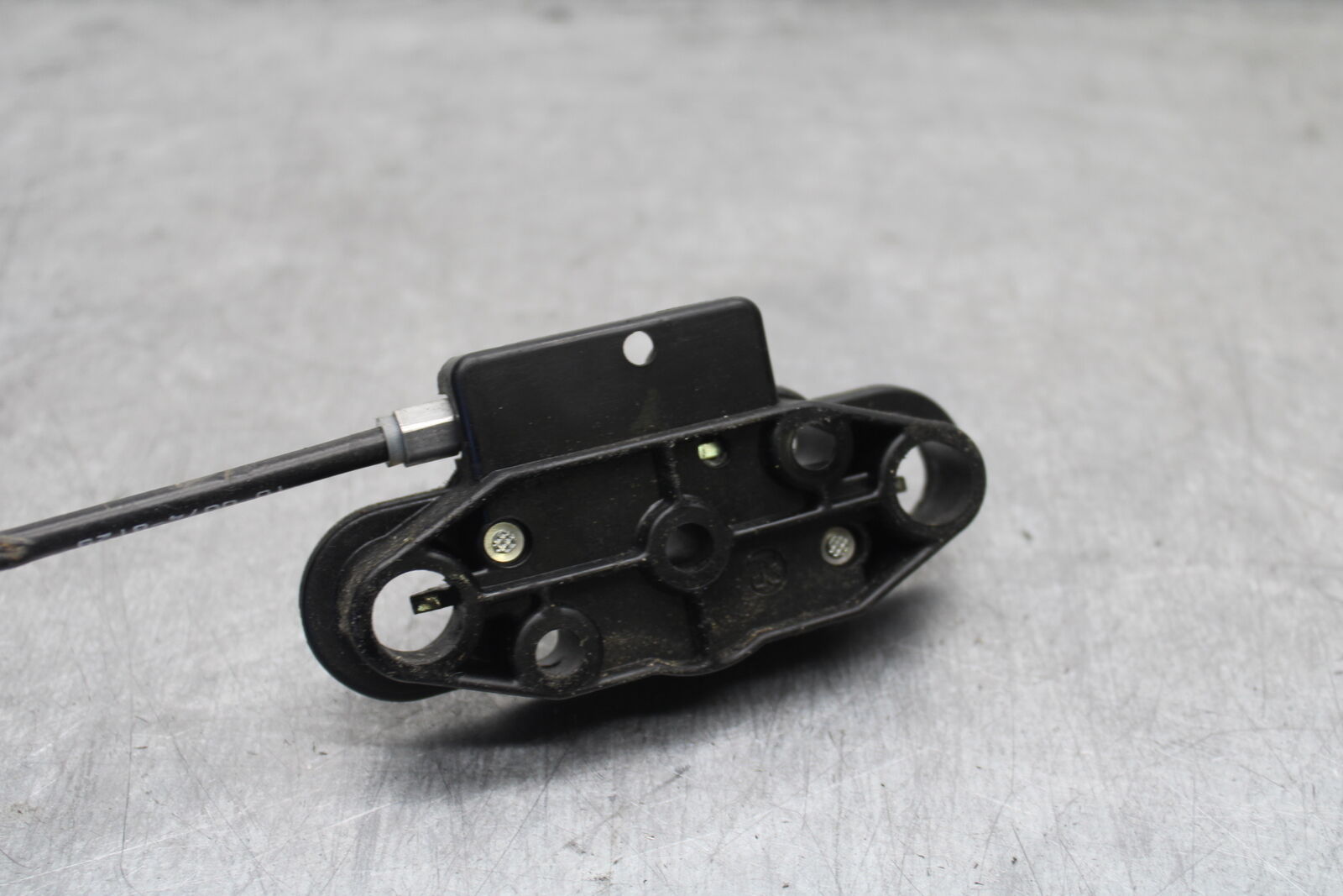 09-12 KAWASAKI NINJA ZX6R REAR PASSENGER SEAT LATCH LOCK ASSEMBLY BB698