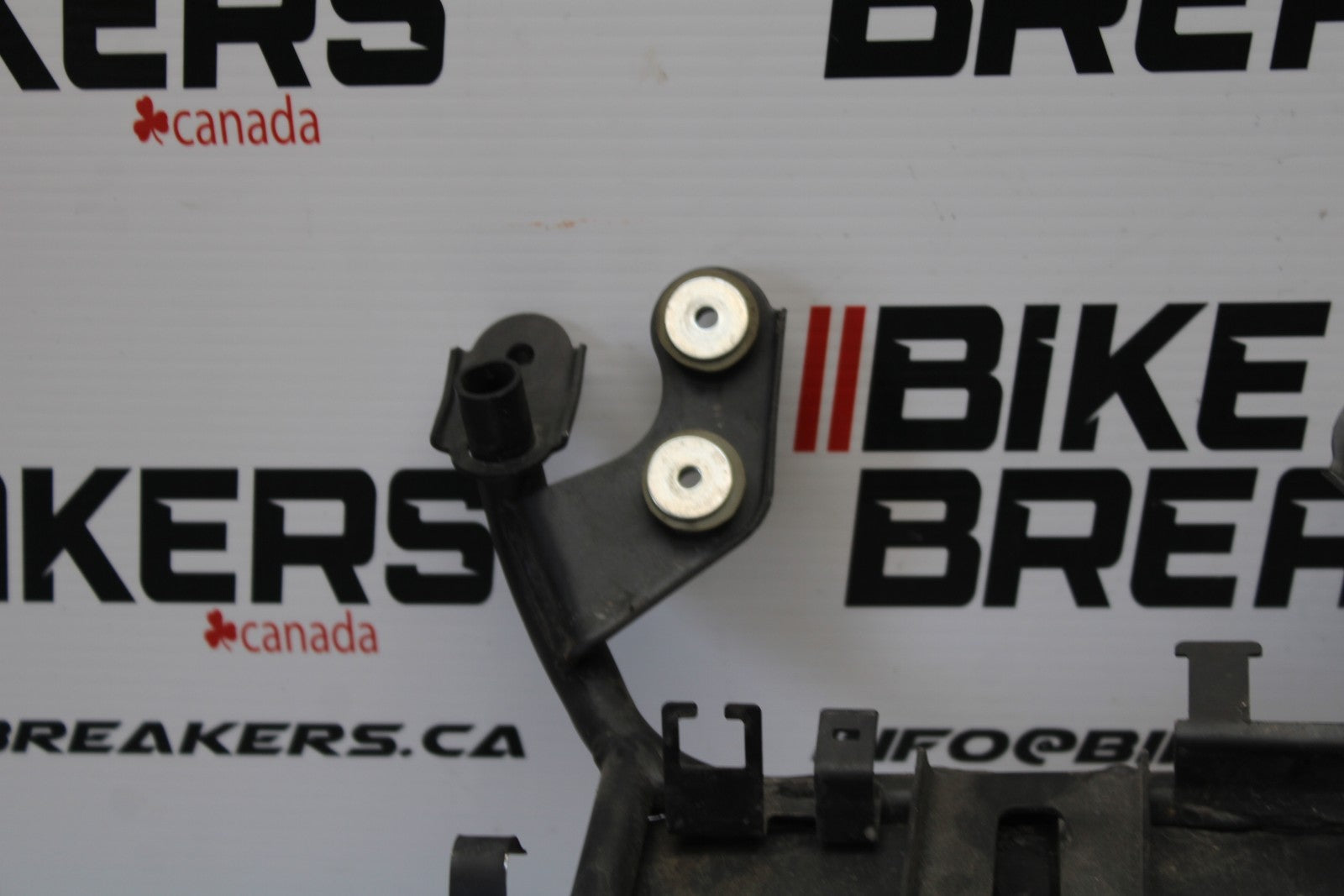 08-18 KAWASAKI KLR650 UPPER FAIRING MIRROR GAUGES STAY BRACKET BB183