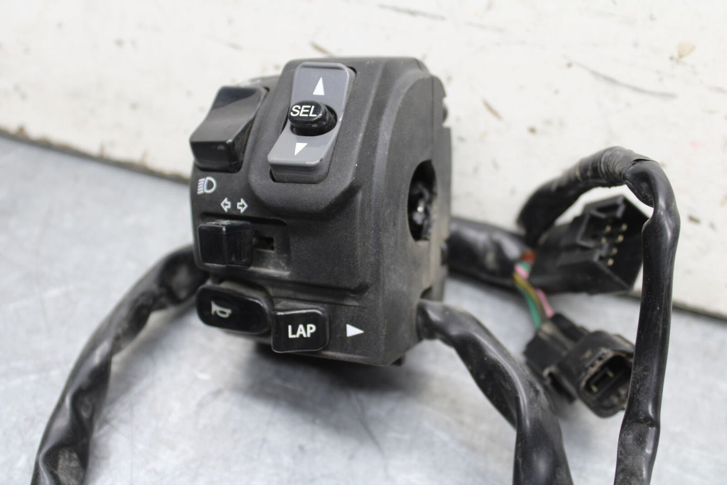 16 KAWASAKI NINJA ZX10R LEFT CLIP ON HANDLE HORN SIGNALS SWITCH SWITCHES  BB650