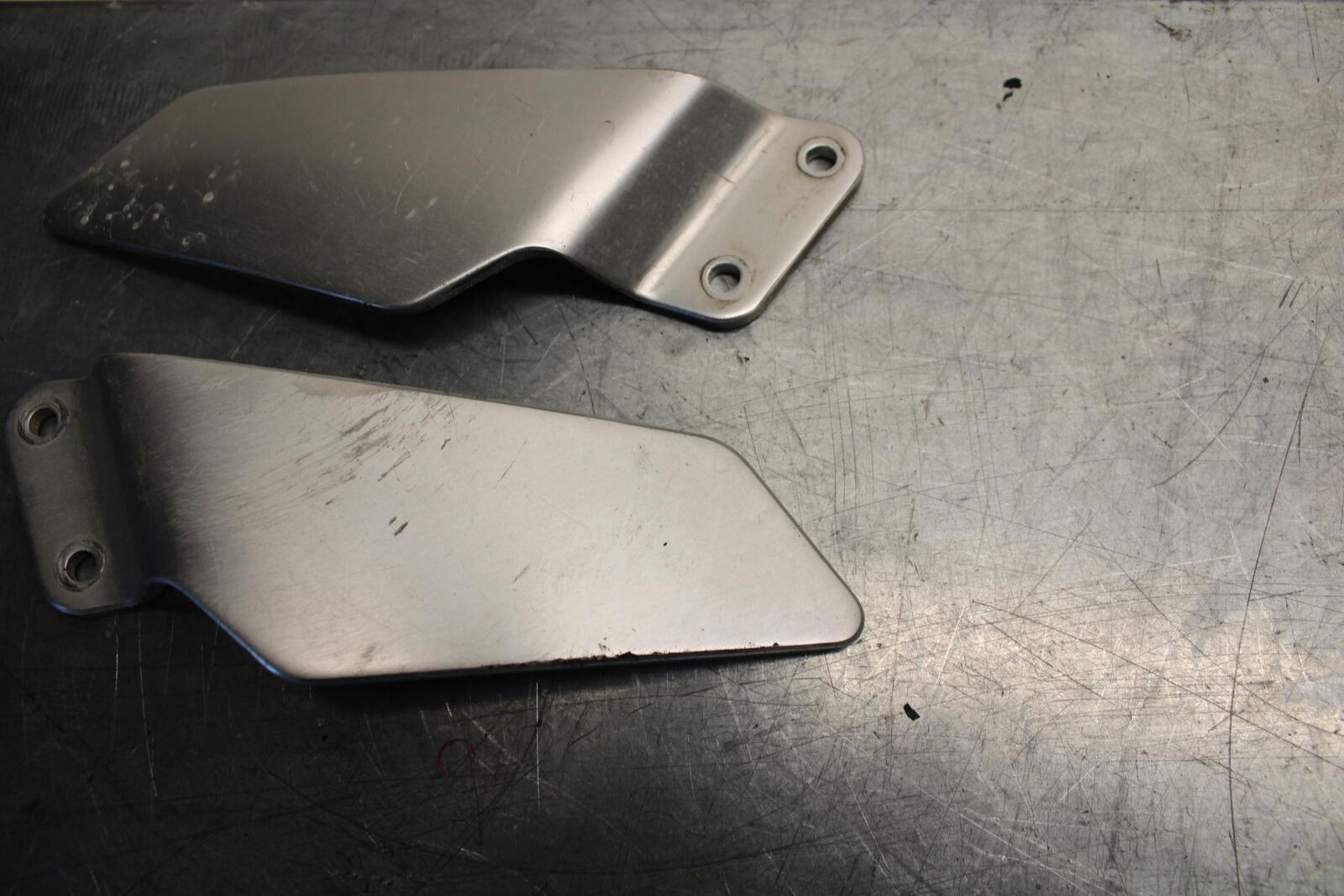 89-90 YAMAHA FZR600 LEFT RIGHT REARSET REAR SET HEEL GUARD COVER  BB76