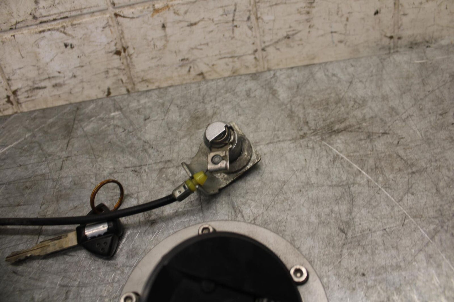 2007 Suzuki GSXR600 IGNITION LOCK KEY SET W/ GAS CAP  37101-40820 BB540