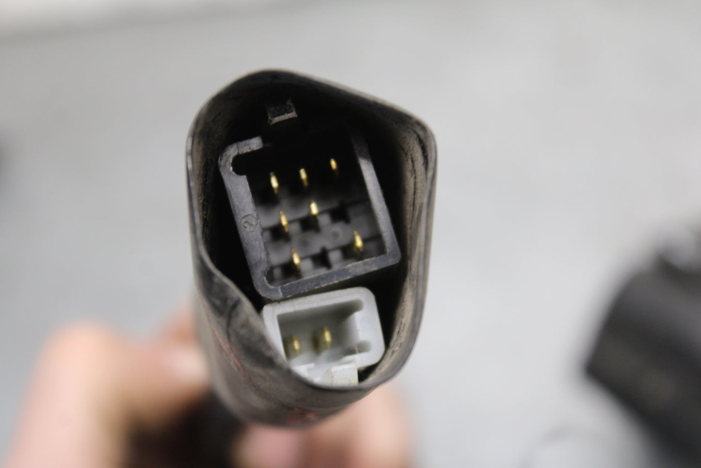 19-22 KAWASAKI Z400 LEFT CLIP ON HANDLE HORN SIGNALS SWITCH SWITCHES BB708