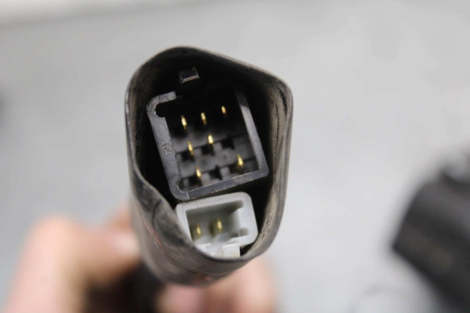 19-22 KAWASAKI Z400 LEFT CLIP ON HANDLE HORN SIGNALS SWITCH SWITCHES BB708