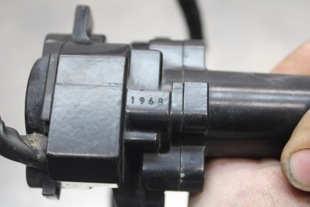 08-12 KAWASAKI NINJA 250R IGNITION LOCK NO KEY BB824