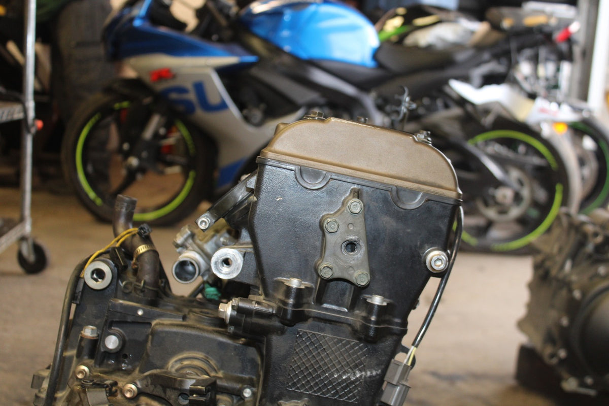 04-05 KAWASAKI NINJA ZX10R ENGINE MOTOR BB931