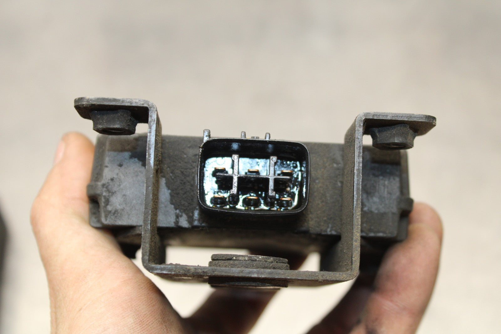 08 KAWASAKI VULCAN 900 RECTIFIER VOLTAGE REGULATOR & COVER BB184