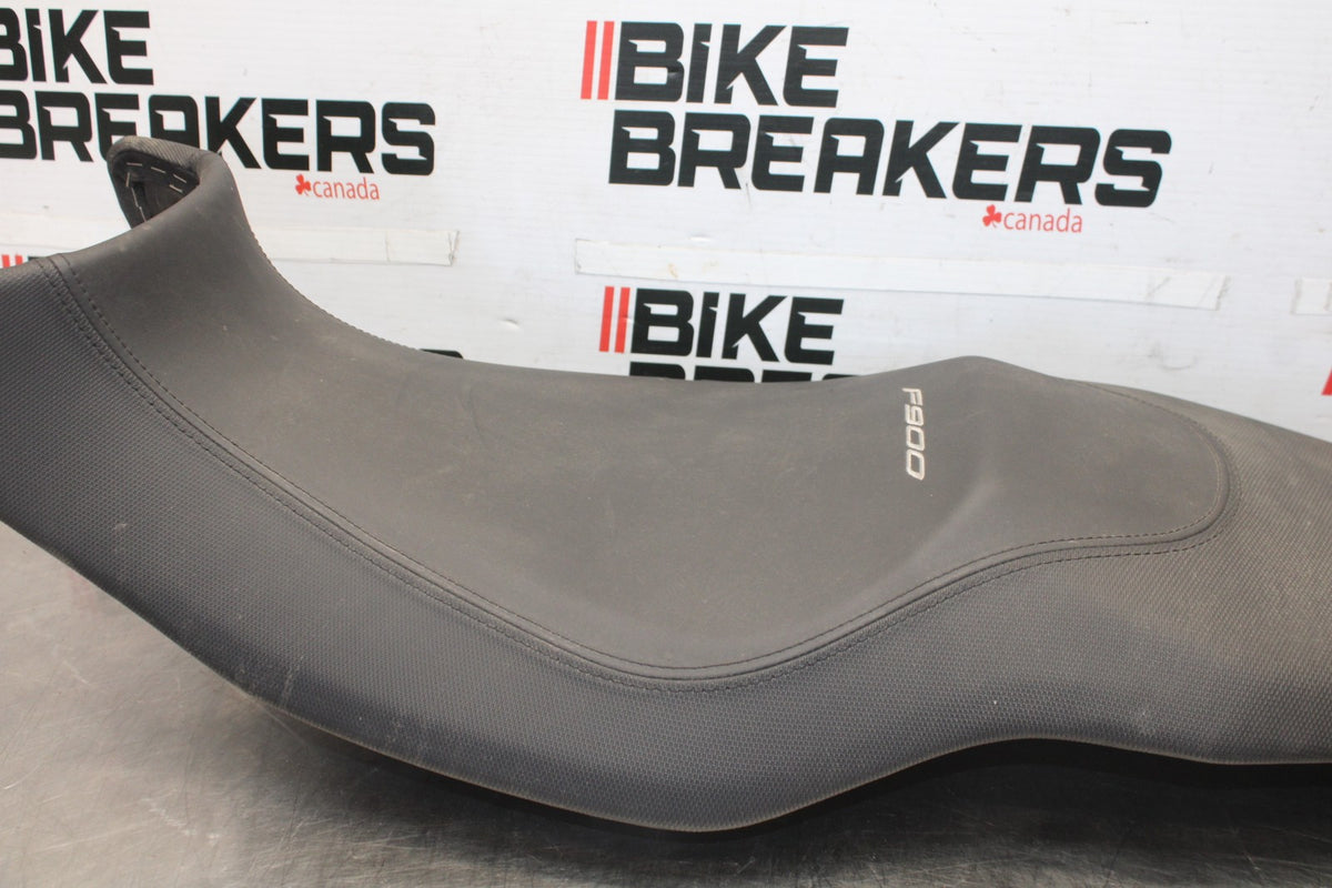 20-23 BMW F900R FRONT REAR SEAT SADDLE BB923
