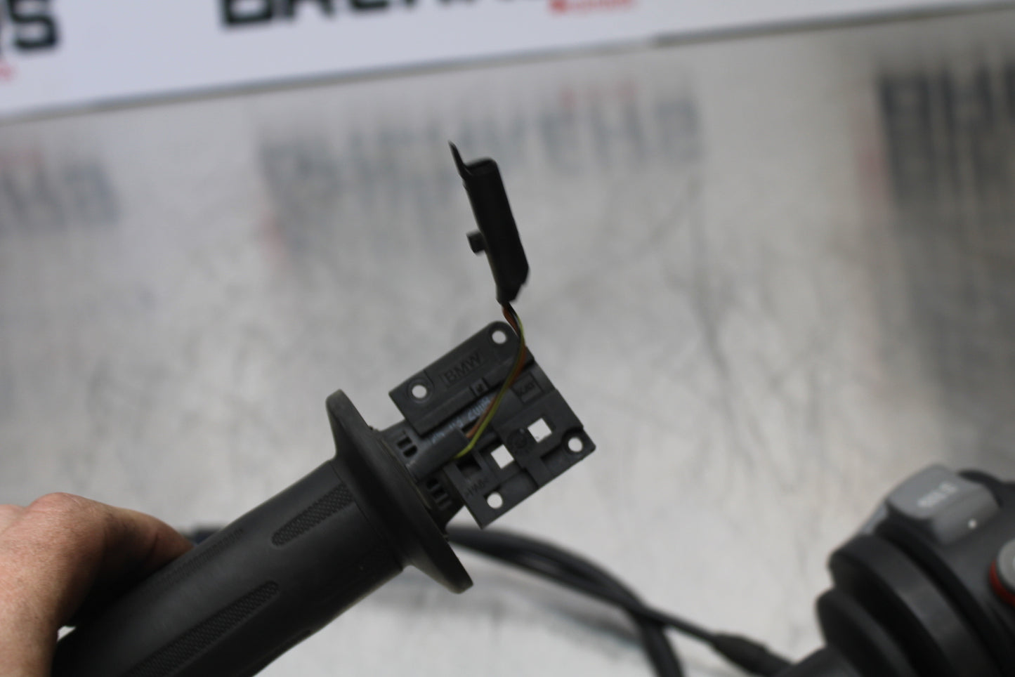 06-12 BMW F800ST THROTTLE CABLE LINE HOUSING GUIDE BB144