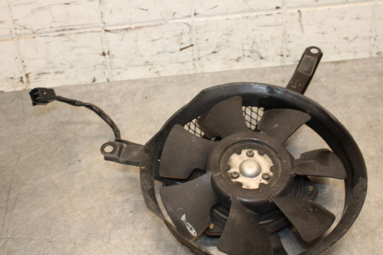 2001 Suzuki GSXR750 ENGINE RADIATOR COOLING FAN 17800-35F00 BB553