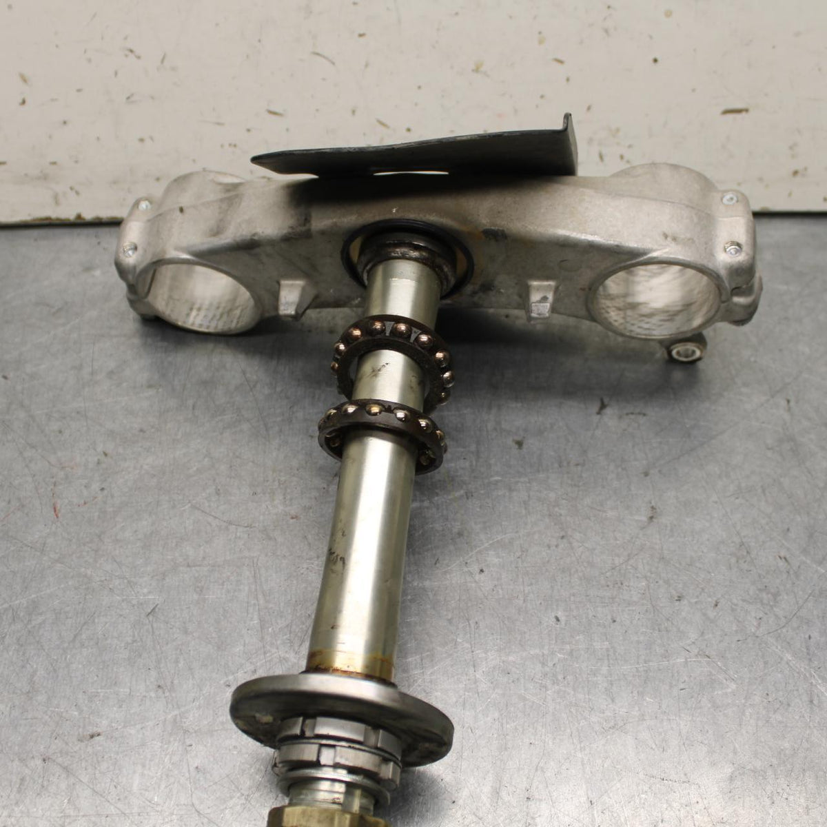 06-07 SUZUKI GSXR750 FRONT FORKS CLAMP LOWER TRIPLE TREE STEM 51311-01H00 BB645